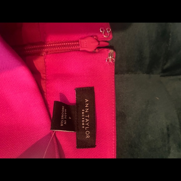 Ann Taylor Hot Pink Pencil Skirt - Picture 3 of 3